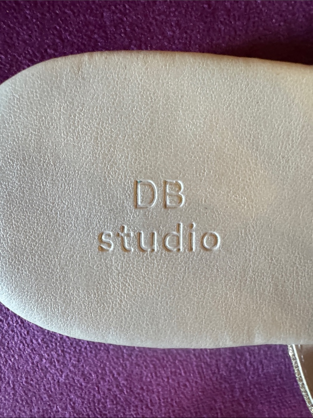 David’s Bridal DB Studio Rhinestone T-Strap Champagne Flat Sandals Ankle Strap 7 - Picture 11 of 12